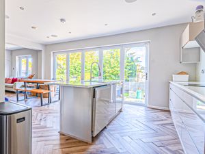 Photo 32- click for photo gallery